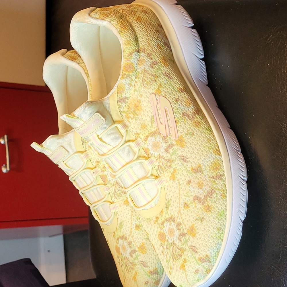 Skechers Wide Fit sneakers